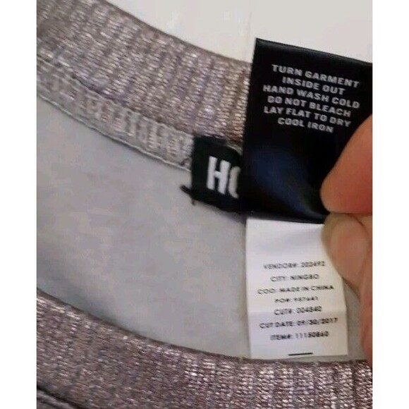 NWOT + Ladies HOTTOPIC Shiny Gunmetal Silver LS Crew Neck Sweatshirt Size 2X - Picture 4 of 8
